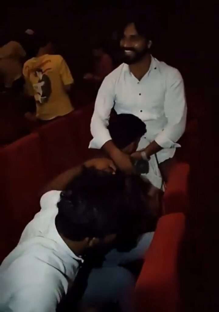 Saiyaara देखने के बाद हर कोई रो क्यों रहा है ! 3 People are crying while watching saiyaara movie